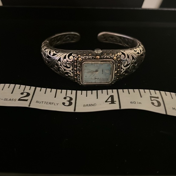 Luxury Solid 18K Gold Watch. Artisan-crafted of solid 18K Gold, Sterling Silver - Picture 10 of 12